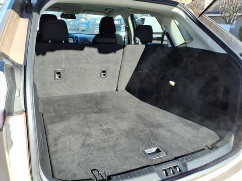 Used 2020 Ford Edge SE image 13