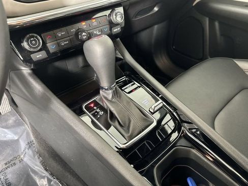 Used 2024 Jeep Compass Limited image 17