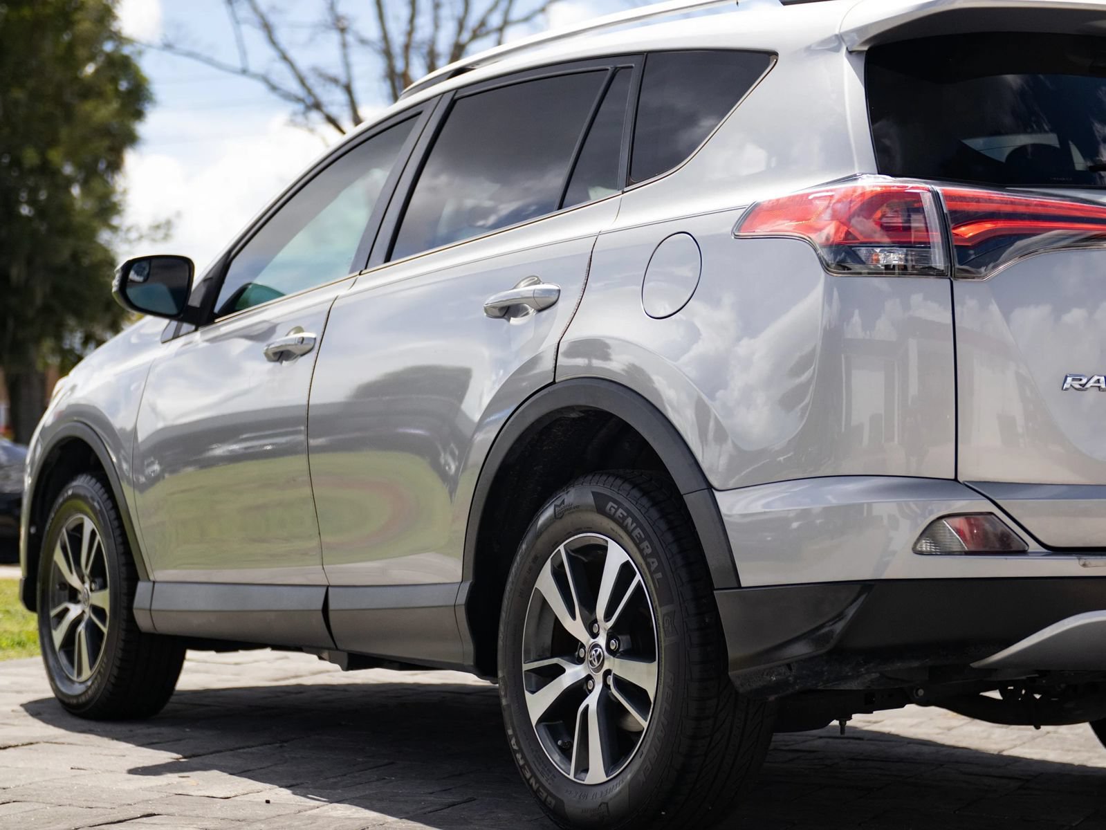 Used 2016 Toyota RAV4 XLE FWD image 8