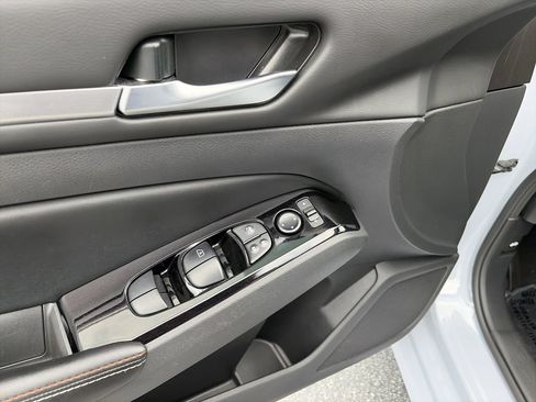 Certified 2024 Nissan Altima 2.5 SR w/ SR Premium Package FWD image 16