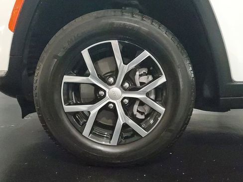 Used 2025 Jeep Grand Cherokee L Limited image 7