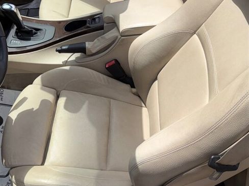 Used 2010 BMW 335i Convertible w/ Premium Pkg RWD image 30