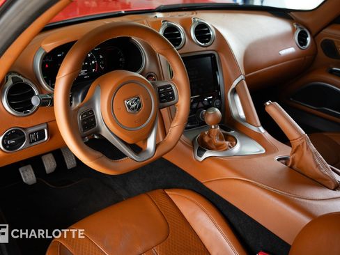 Used 2013 SRT Viper GTS w/ GTS Laguna Interior Pkg image 23
