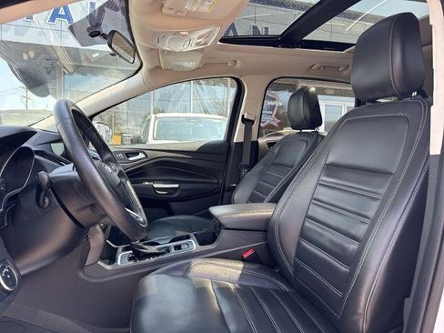 Certified 2019 Ford Escape SEL AWD/4WD image 4