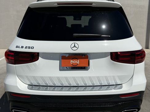 Used 2024 Mercedes-Benz GLB 250 image 4