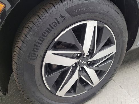 Used 2022 Kia Sorento S FWD image 31