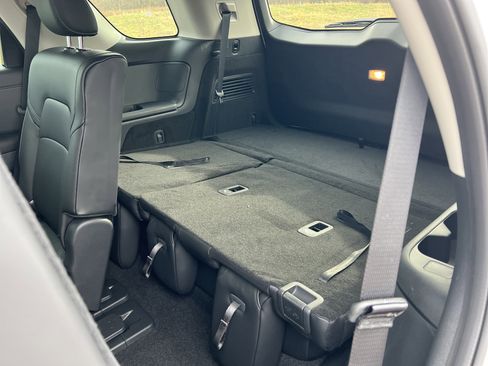 New 2025 Nissan Pathfinder SL image 5