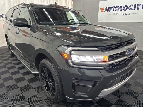 Used 2022 Ford Expedition Max XLT image 2