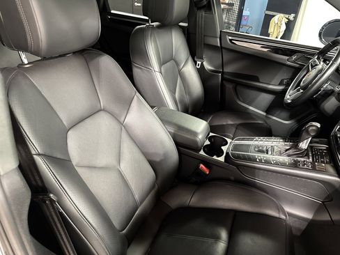Used 2019 Porsche Macan image 31