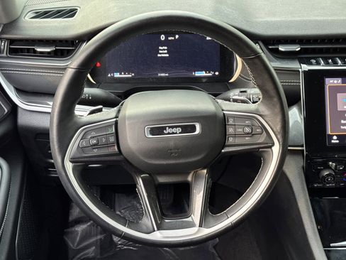 Used 2021 Jeep Grand Cherokee L Laredo w/ Luxury Tech Group I image 16