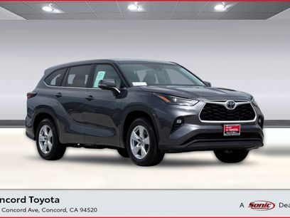 Used 2025 Toyota Highlander LE