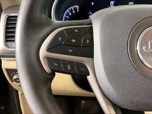Used 2019 Jeep Grand Cherokee Limited AWD/4WD image 10