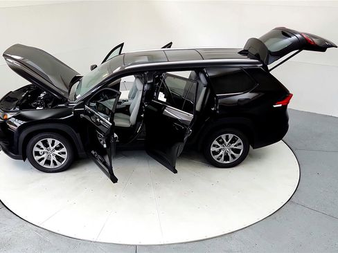 Certified 2024 Toyota Grand Highlander Limited image 24