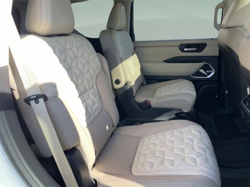 New 2026 Nissan Armada Platinum Reserve image 25