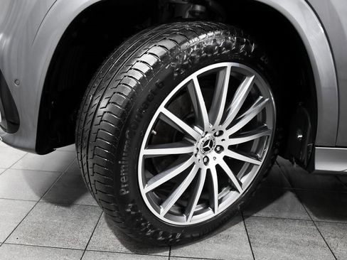 Used 2025 Mercedes-Benz GLS 450 4MATIC image 7