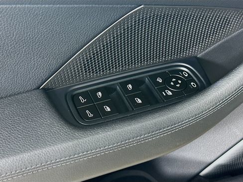 Used 2025 Porsche Panamera RWD image 16