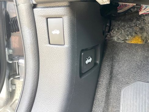 Used 2024 Honda Accord EX-L image 13