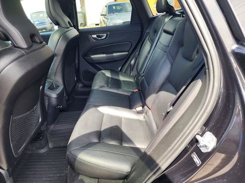 Used 2019 Volvo XC60 T5 Momentum w/ Premium Package AWD/4WD image 24