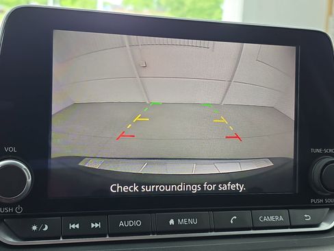 Certified 2025 Nissan Rogue SV FWD image 22