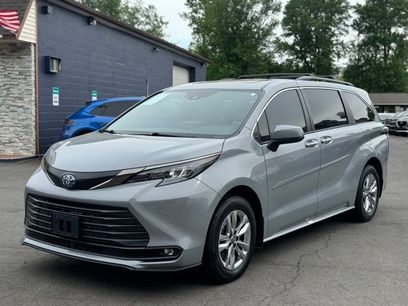 Used 2023 Toyota Sienna XLE Woodland Edition