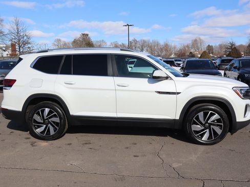 Used 2024 Volkswagen Atlas SEL image 4