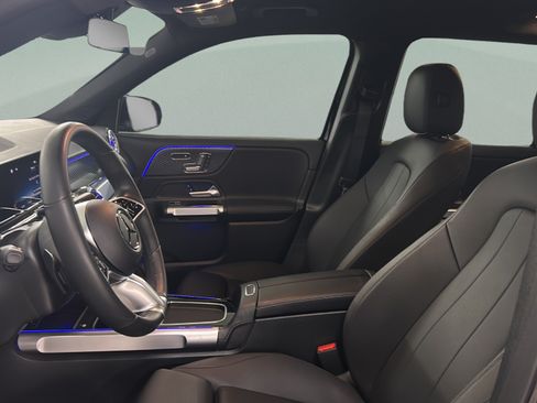 Certified 2025 Mercedes-Benz GLB 250 image 10