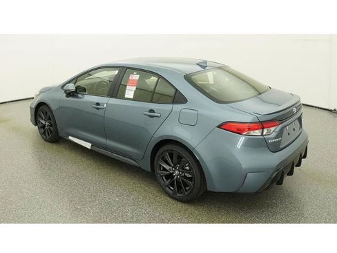 Used 2026 Toyota Corolla SE w/ SE Premium Package FWD image 5