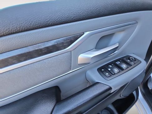 Used 2019 RAM 1500 Big Horn AWD/4WD image 10