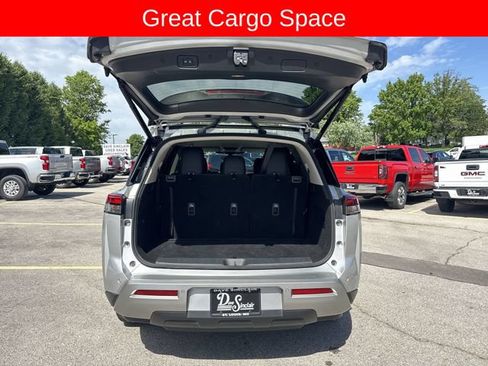 Used 2025 Nissan Pathfinder SL FWD image 25