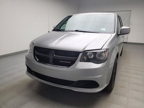 Used 2016 Dodge Grand Caravan SE FWD image 15