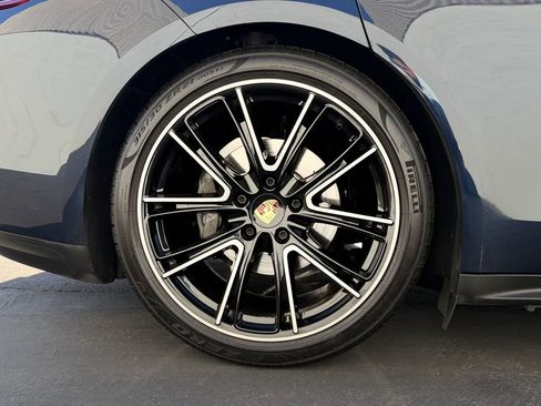 Used 2018 Porsche Panamera 4S image 19