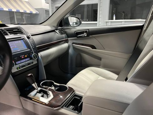 Used 2012 Toyota Camry XLE FWD image 15