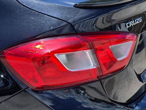 Used 2019 Chevrolet Cruze LT w/ RS Package FWD image 13