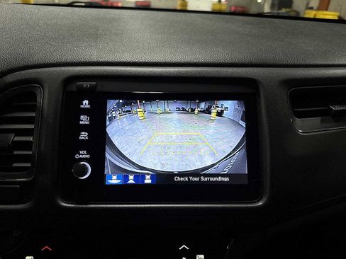 Used 2020 Honda HR-V Touring image 25