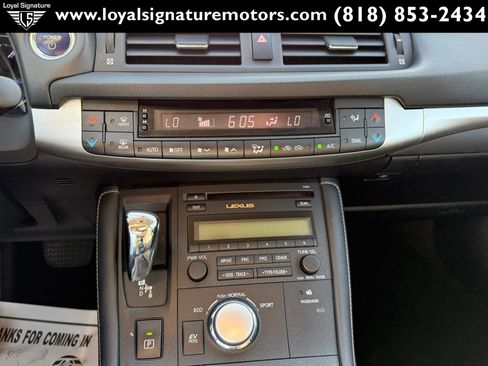 Used 2013 Lexus CT 200h FWD image 21