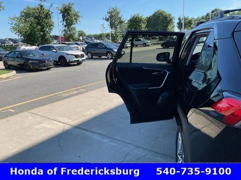 Used 2020 Toyota RAV4 Limited AWD/4WD image 19