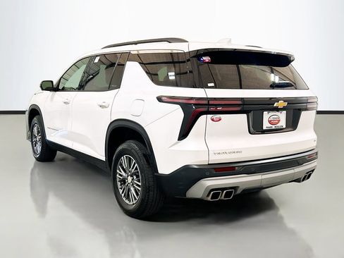 Used 2024 Chevrolet Traverse LT w/ LPO, Floor Liner Package FWD image 6
