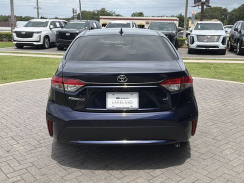 Used 2020 Toyota Corolla LE FWD image 5