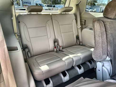 Certified 2023 GMC Acadia Denali w/ Denali Technology Package image 26