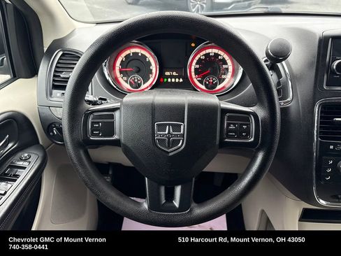 Used 2016 Dodge Grand Caravan SXT image 16