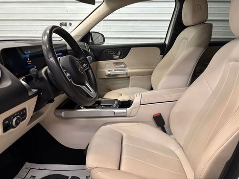 Used 2021 Mercedes-Benz GLB 250 4MATIC image 8