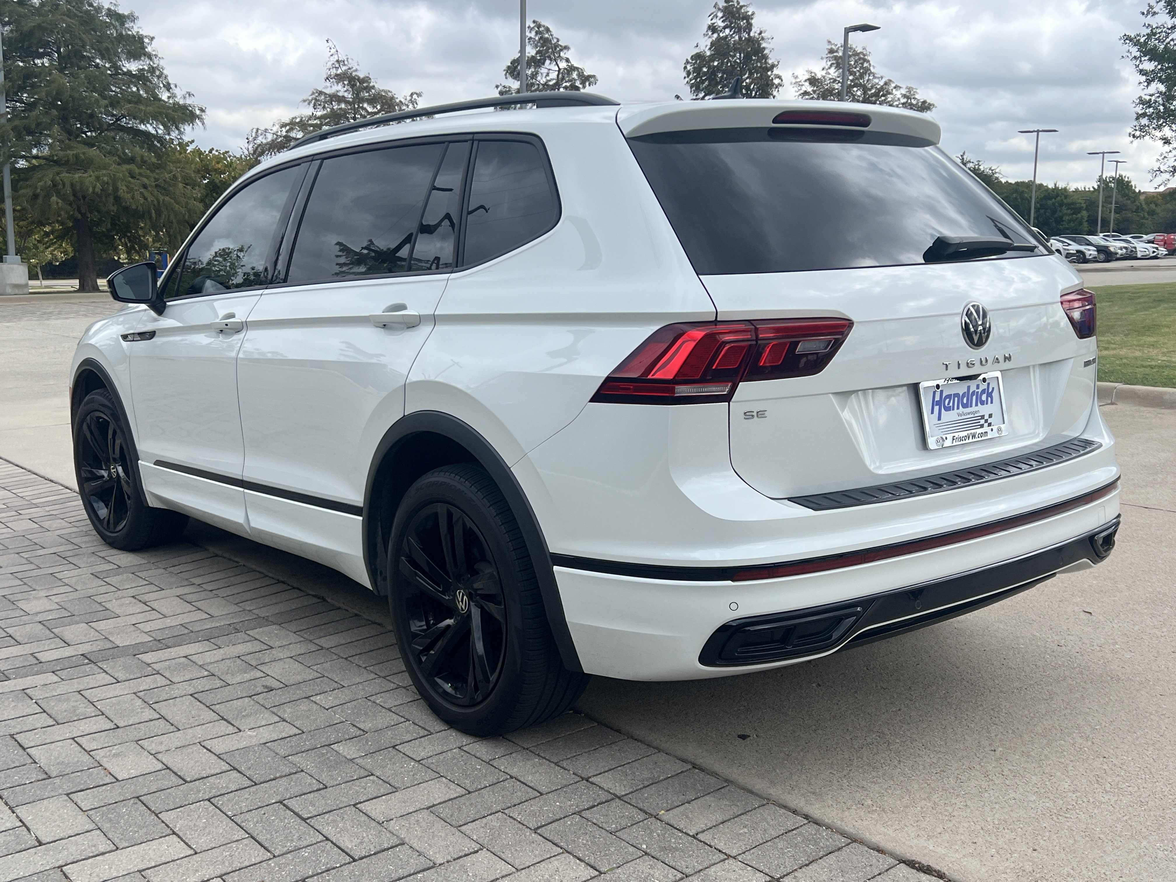 Certified 2024 Volkswagen Tiguan SE R-Line FWD image 7