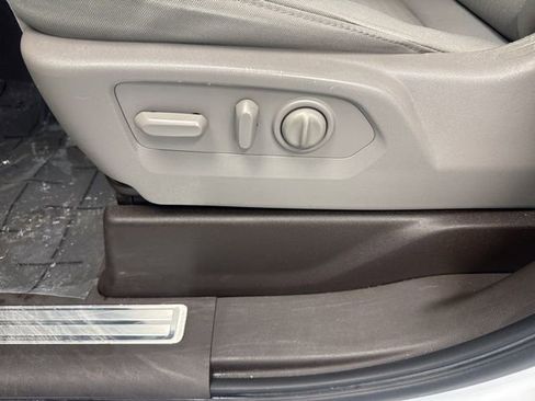 Used 2020 Chevrolet Silverado 1500 LT w/ All-Star Edition image 15