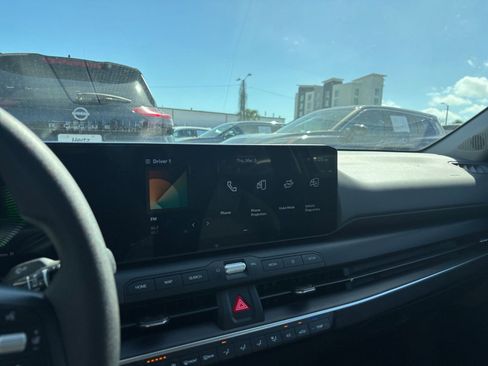 Used 2025 Kia K4 LXS image 22