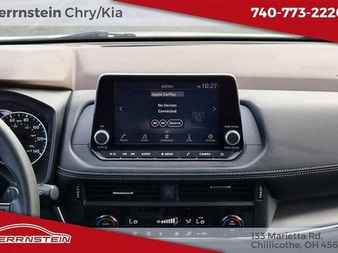Used 2023 Nissan Rogue SV image 10