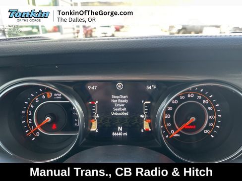 Used 2018 Jeep Wrangler Unlimited Sahara AWD/4WD image 17
