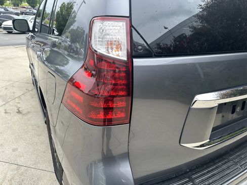 Used 2018 Lexus GX 460 Premium AWD/4WD image 12