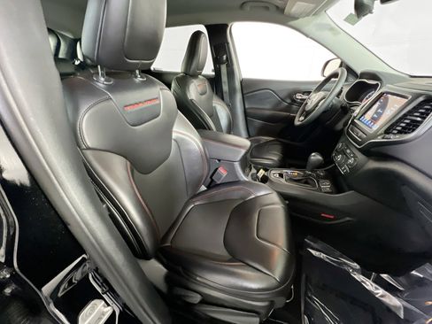 Used 2022 Jeep Cherokee Trailhawk image 26