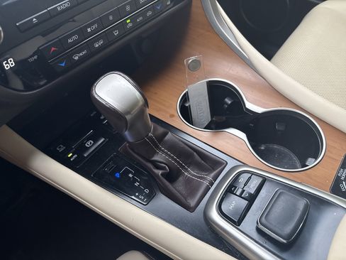Used 2019 Lexus RX 350 AWD w/ Navigation Package image 27