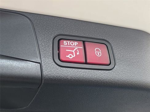 Used 2022 Mercedes-Benz GLB 250 image 23